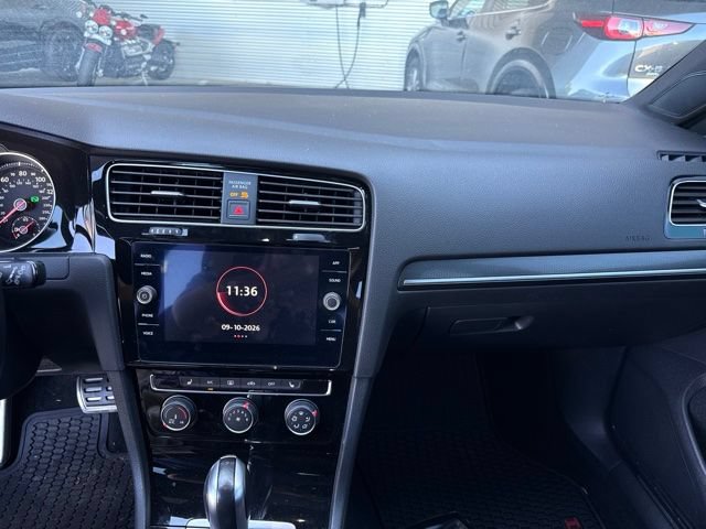 Used 2018 Volkswagen GTI SE FWD image 8