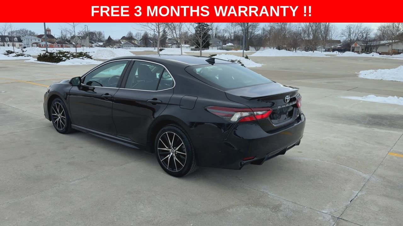 Used 2022 Toyota Camry SE FWD image 6