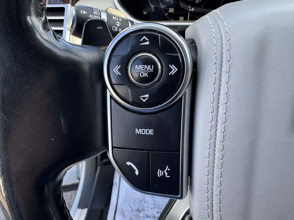 Used 2017 Land Rover Range Rover Supercharged image 14