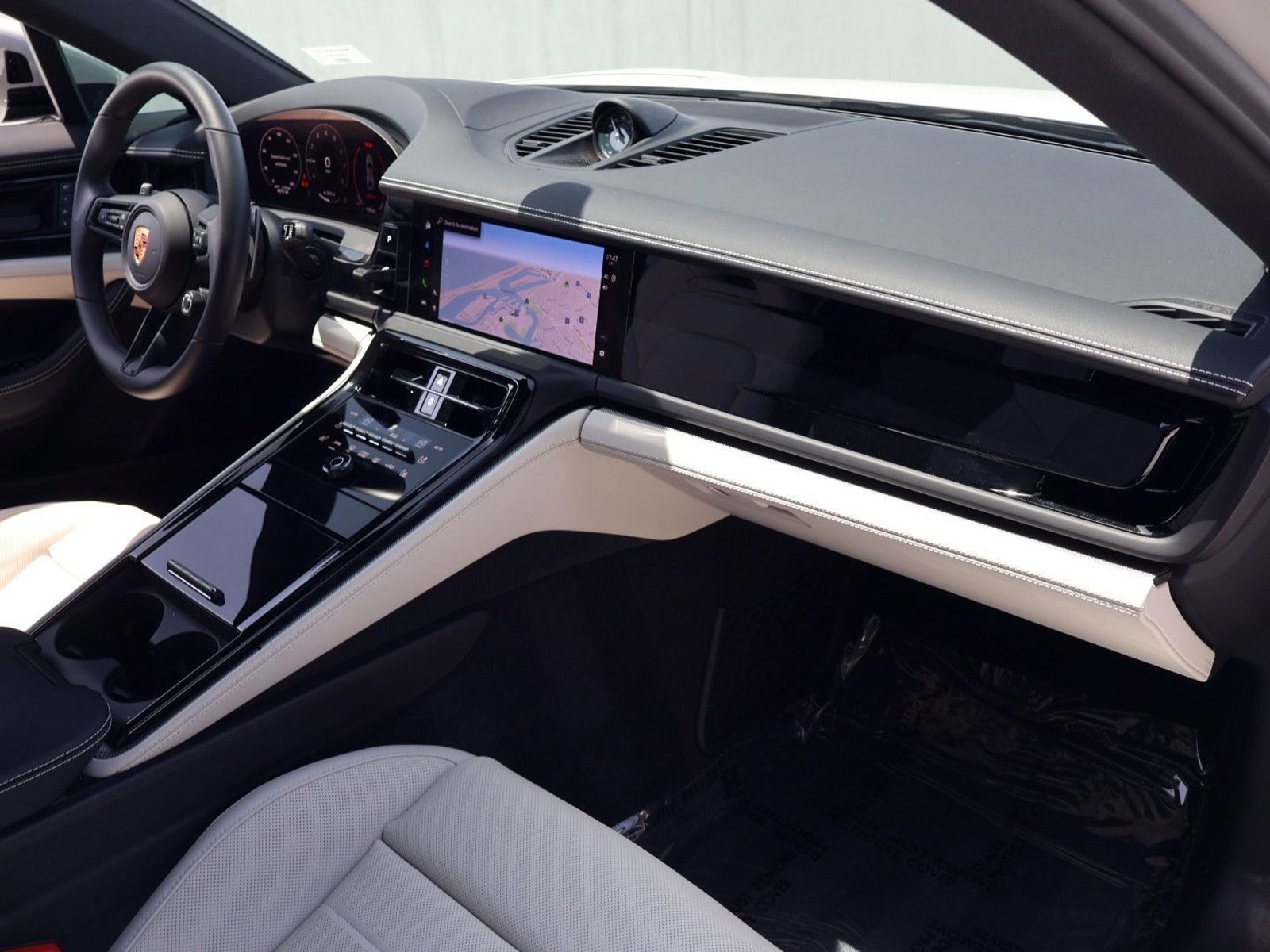 Certified 2025 Porsche Panamera 4 w/ Premium Package AWD/4WD image 25