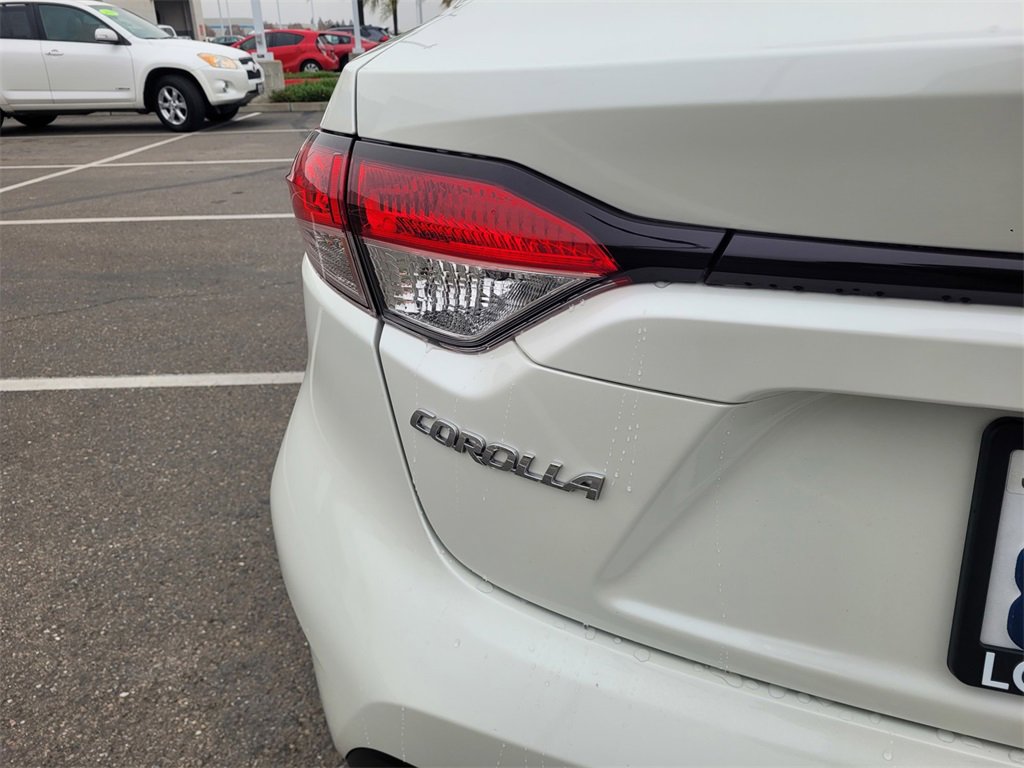 Used 2021 Toyota Corolla LE image 6
