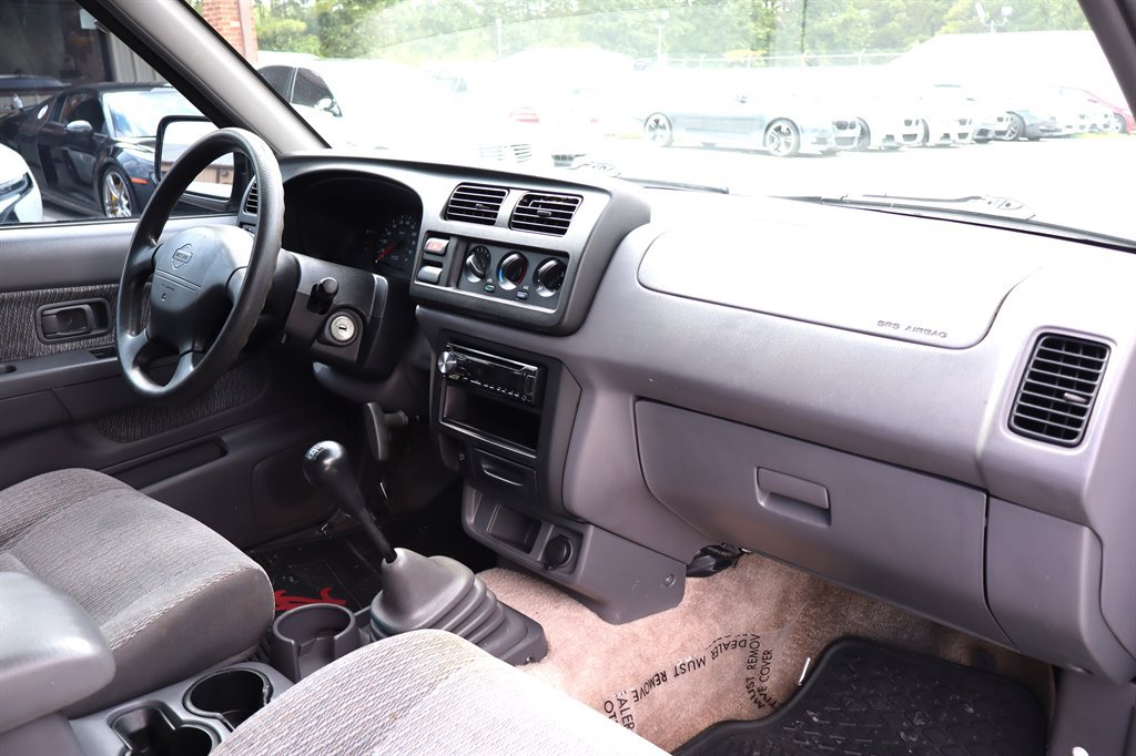 Used 2000 Nissan Frontier XE RWD image 22