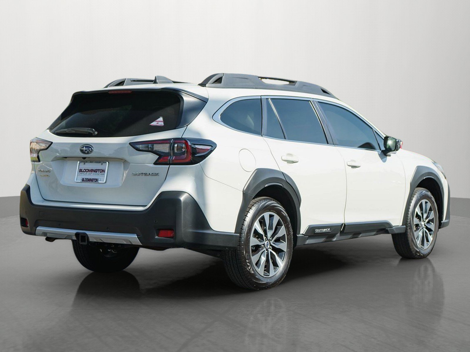 Used 2025 Subaru Outback Limited AWD/4WD image 7