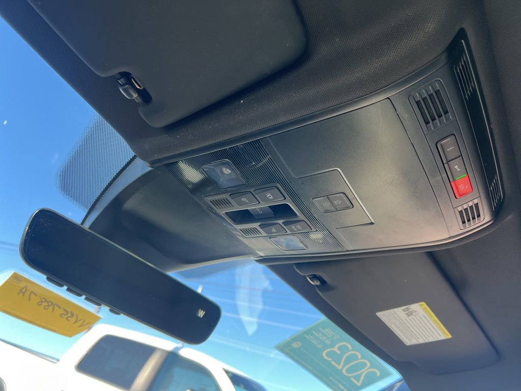 Used 2023 Volkswagen Tiguan SE R-Line image 23