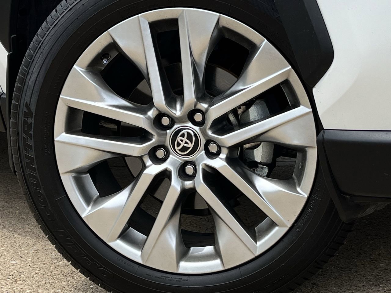 Used 2024 Toyota RAV4 XLE Premium image 31