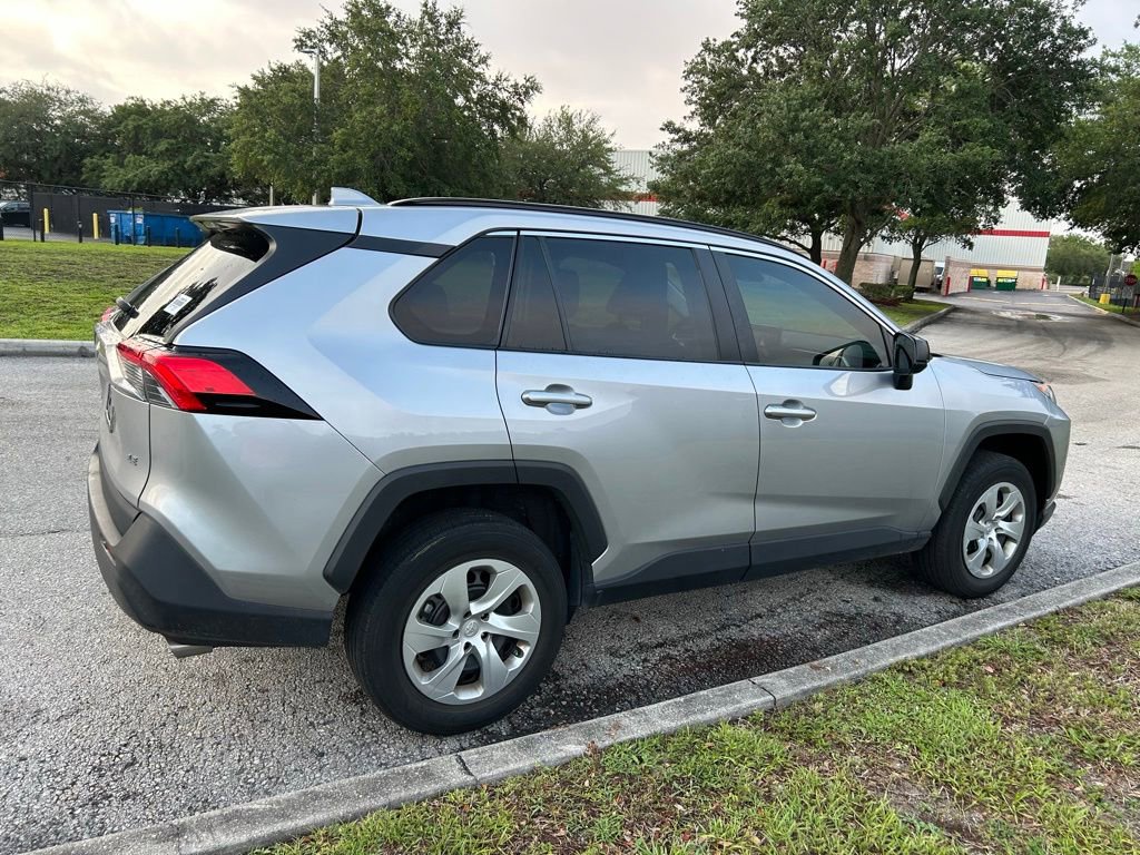 Used 2021 Toyota RAV4 LE FWD image 6