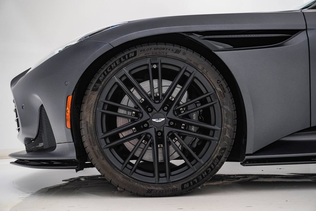 Used 2024 Aston Martin DB12 Coupe RWD image 15