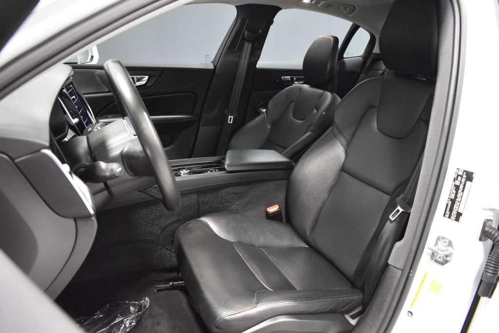 Used 2020 Volvo S60 T6 Momentum AWD/4WD image 5