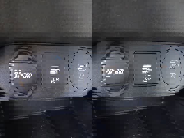 Used 2025 Hyundai Elantra SEL image 22