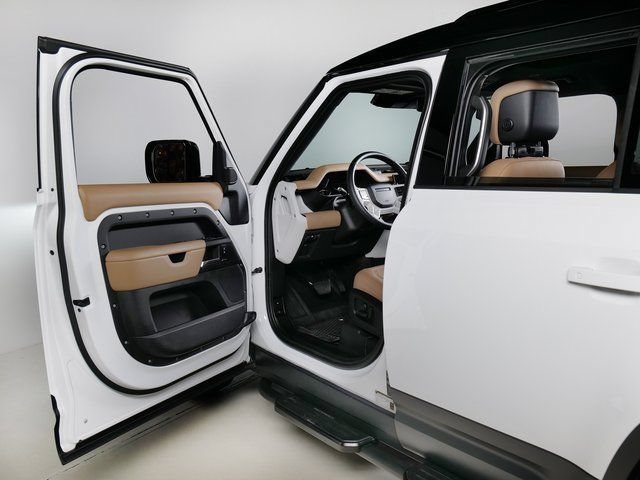 Certified 2025 Land Rover Defender 110 S AWD/4WD image 25