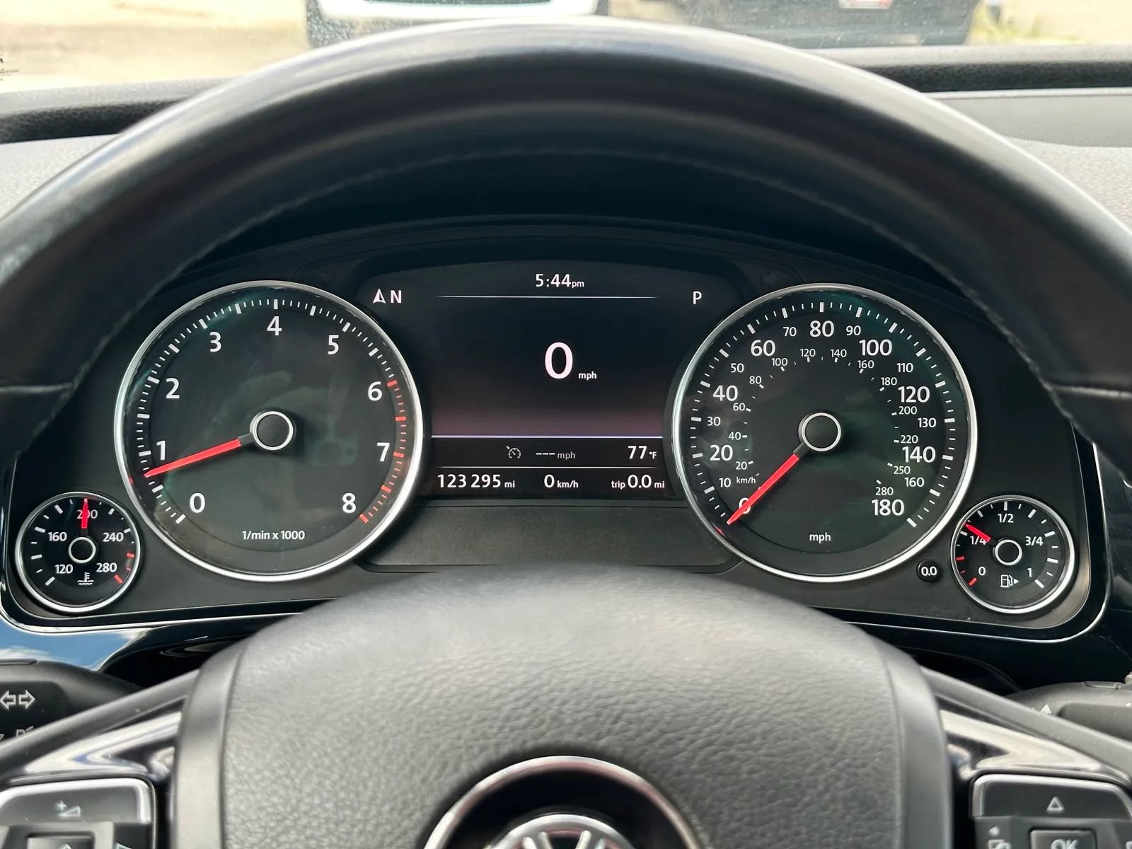 Used 2014 Volkswagen Touareg Sport AWD/4WD image 11