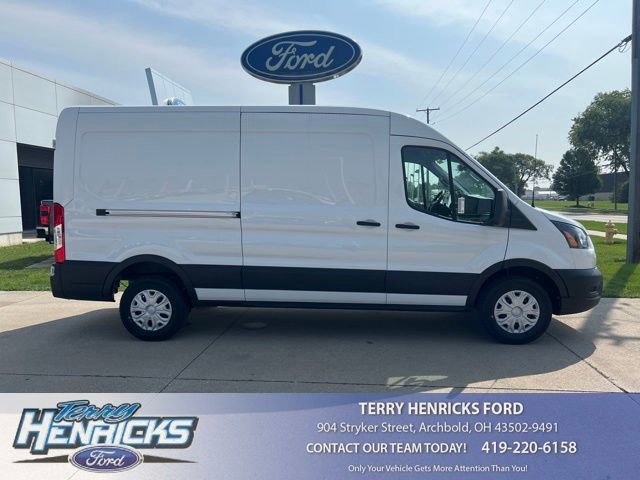 New 2023 Ford E-Transit Medium Roof RWD image 2