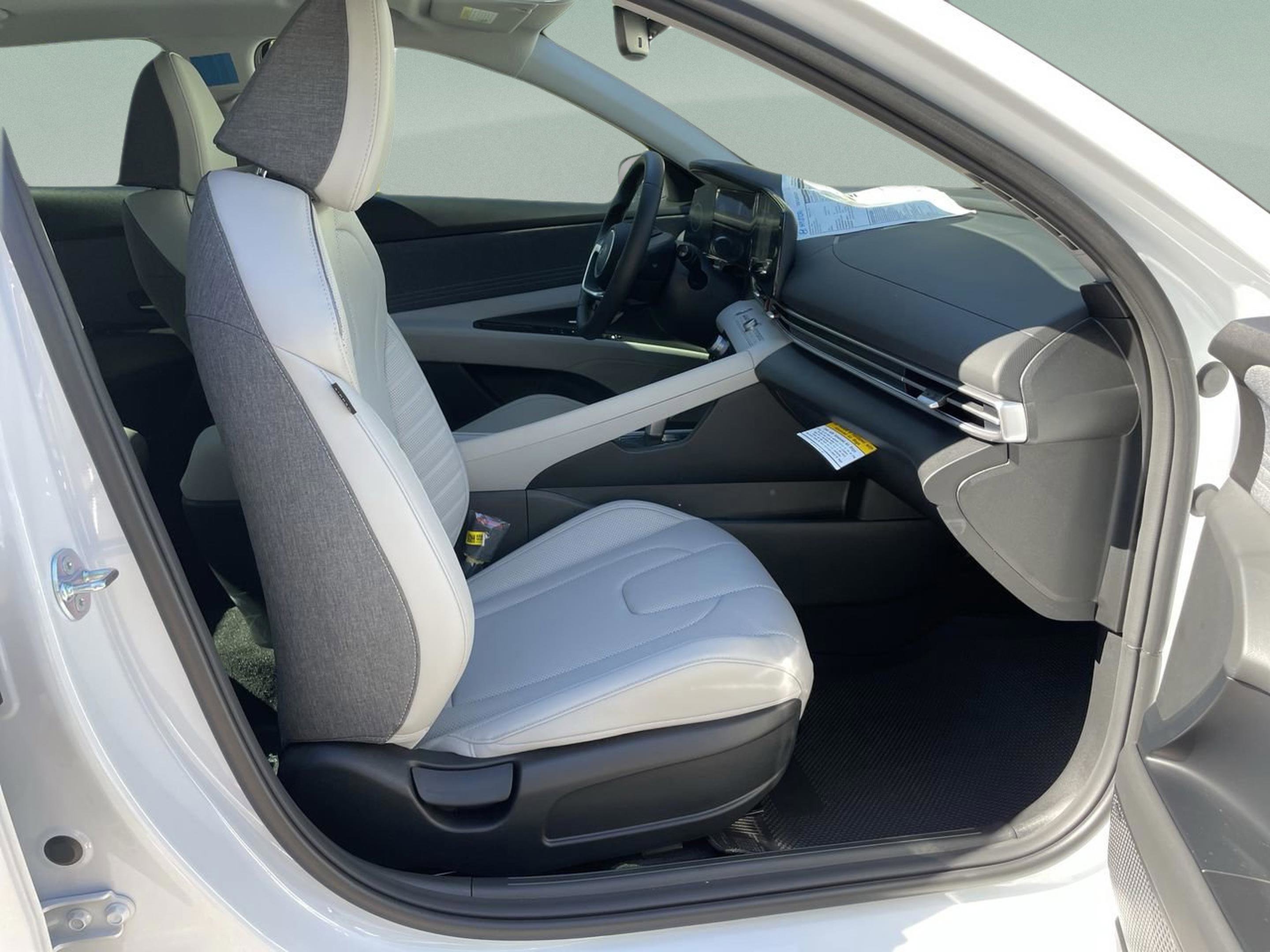 New 2026 Hyundai Elantra Limited image 15