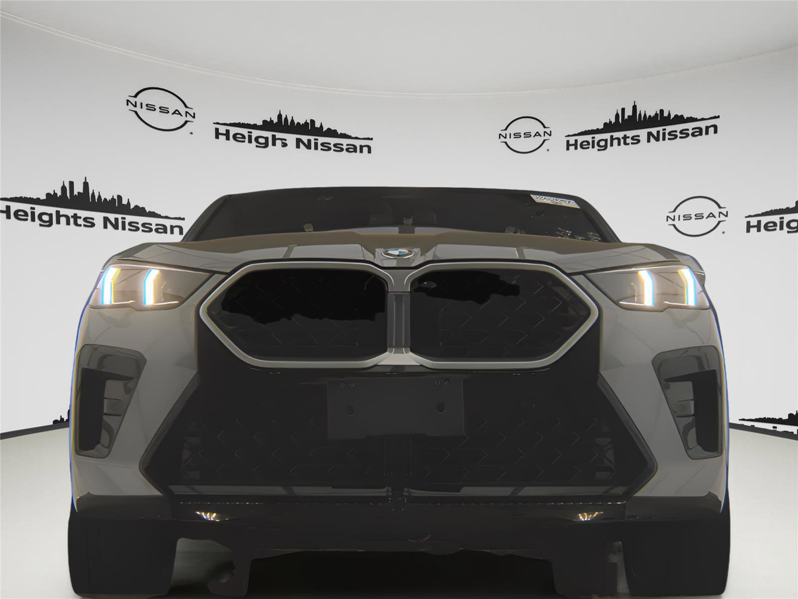 Used 2025 BMW X2 xDrive28i AWD/4WD image 4