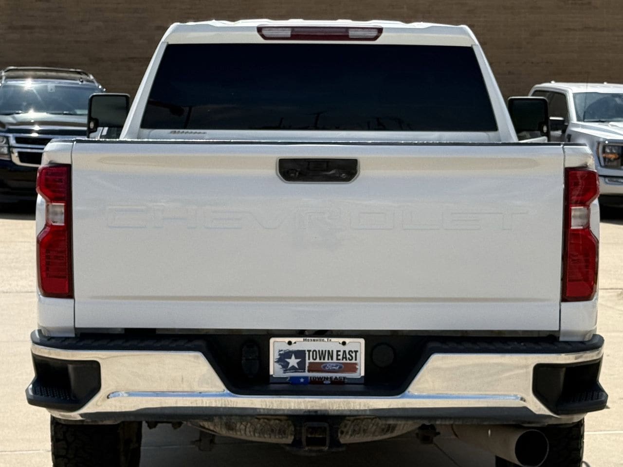 Used 2021 Chevrolet Silverado 2500 LT w/ Fleet Comfort Package image 6