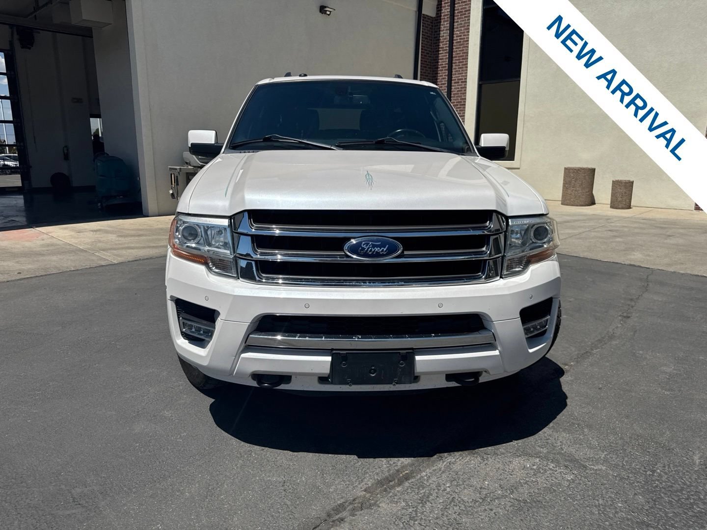Used 2017 Ford Expedition EL Limited w/ Equipment Group 301A AWD/4WD image 2