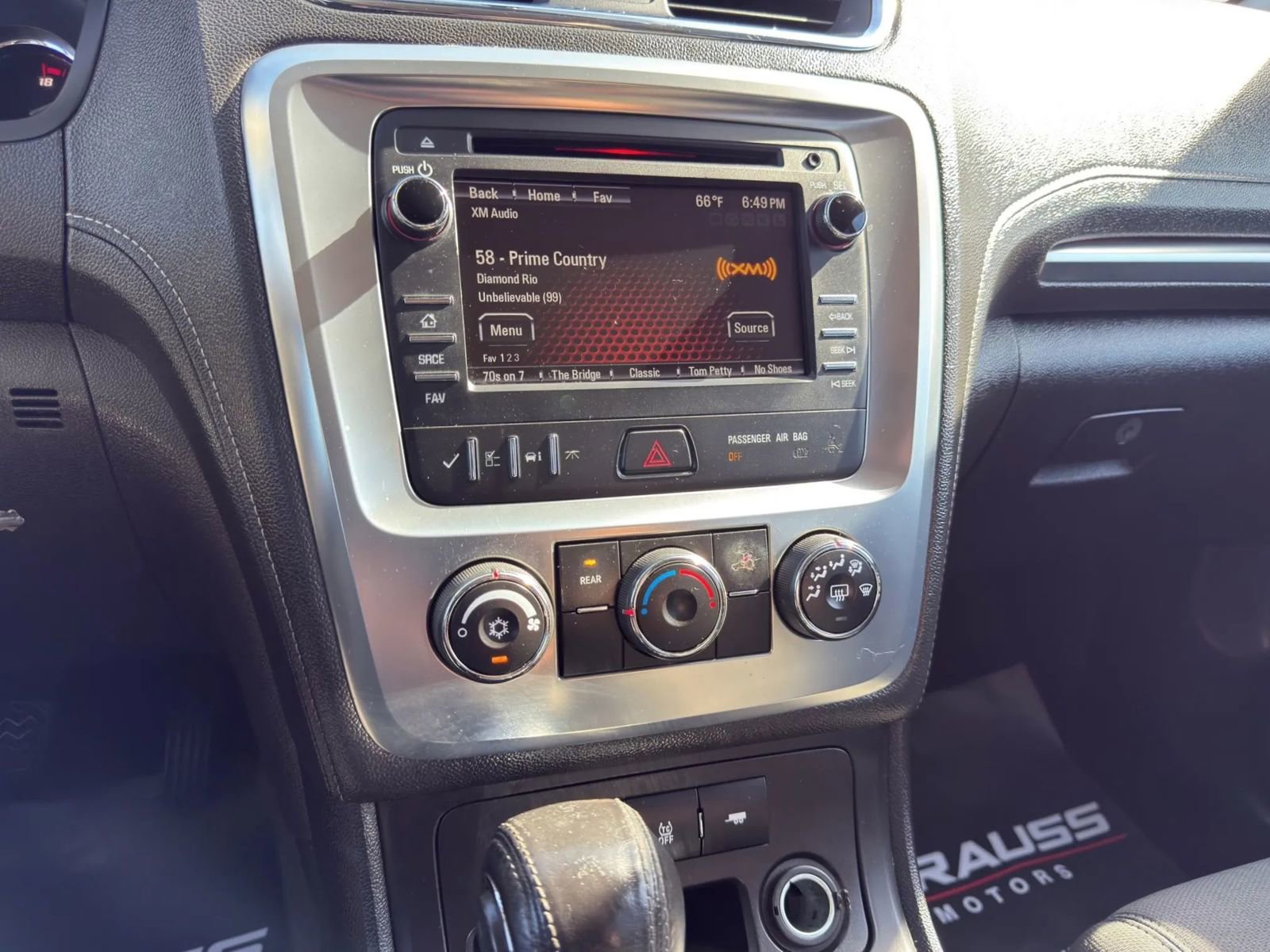 Used 2014 GMC Acadia SLE image 21