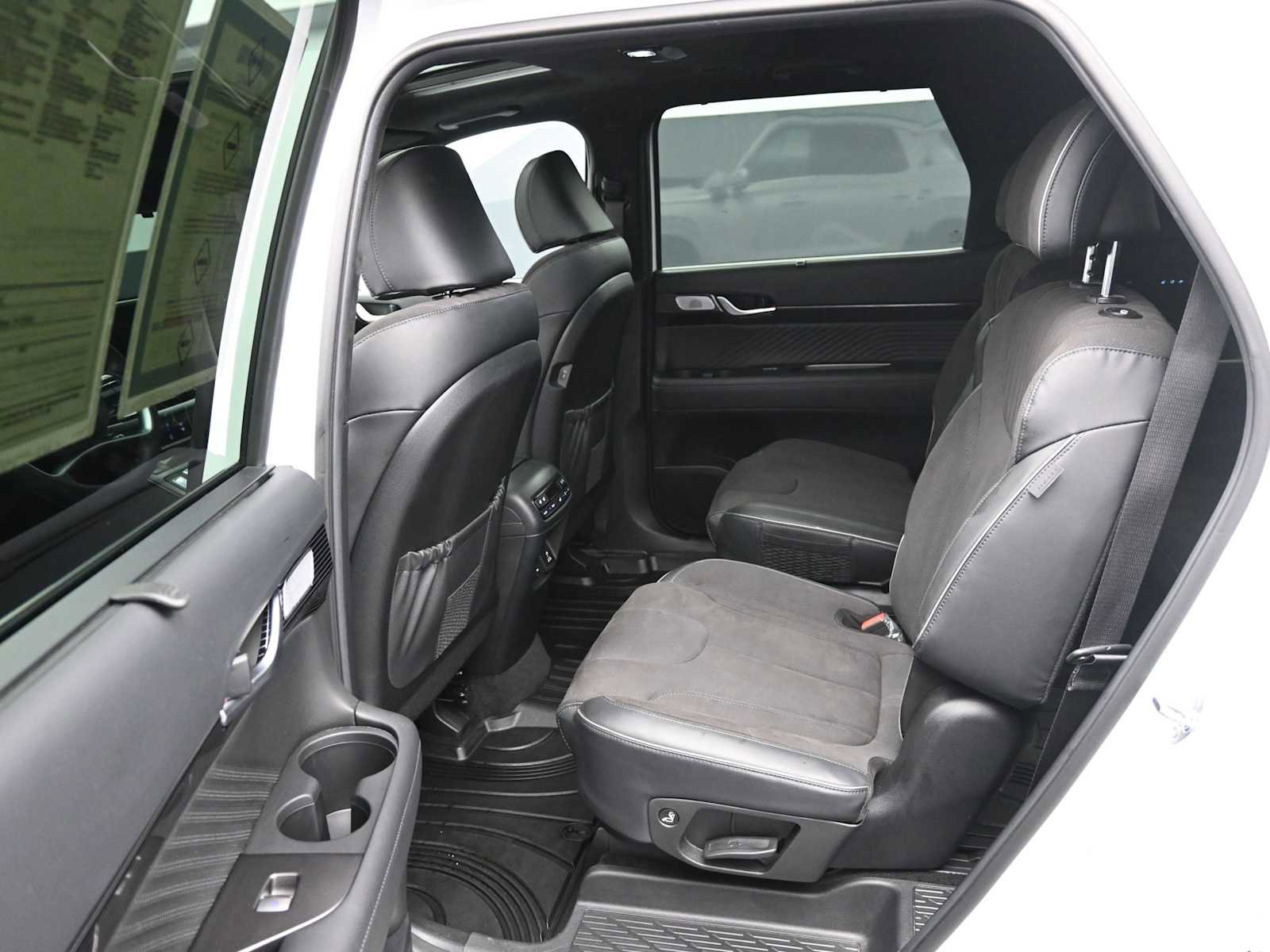 Used 2025 Hyundai Palisade Calligraphy image 24