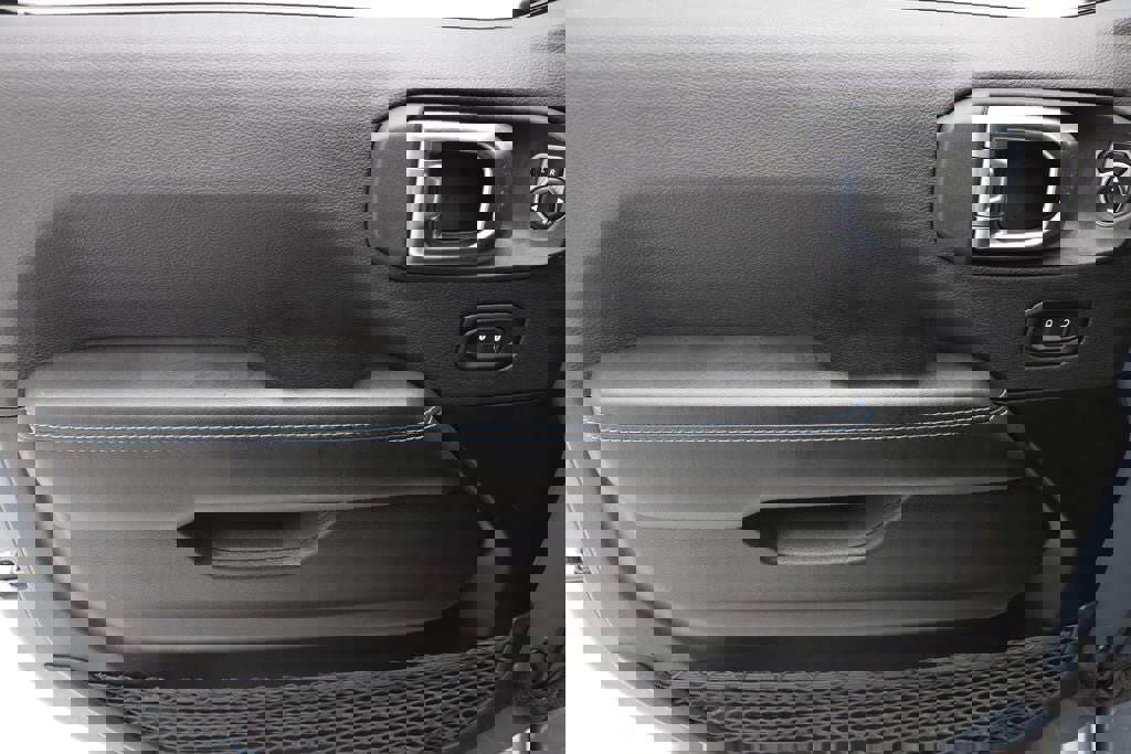 Used 2024 Jeep Wrangler Unlimited Rubicon 4xe image 15