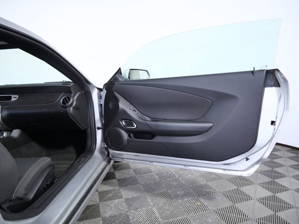 Used 2015 Chevrolet Camaro LT w/ RS Package image 11