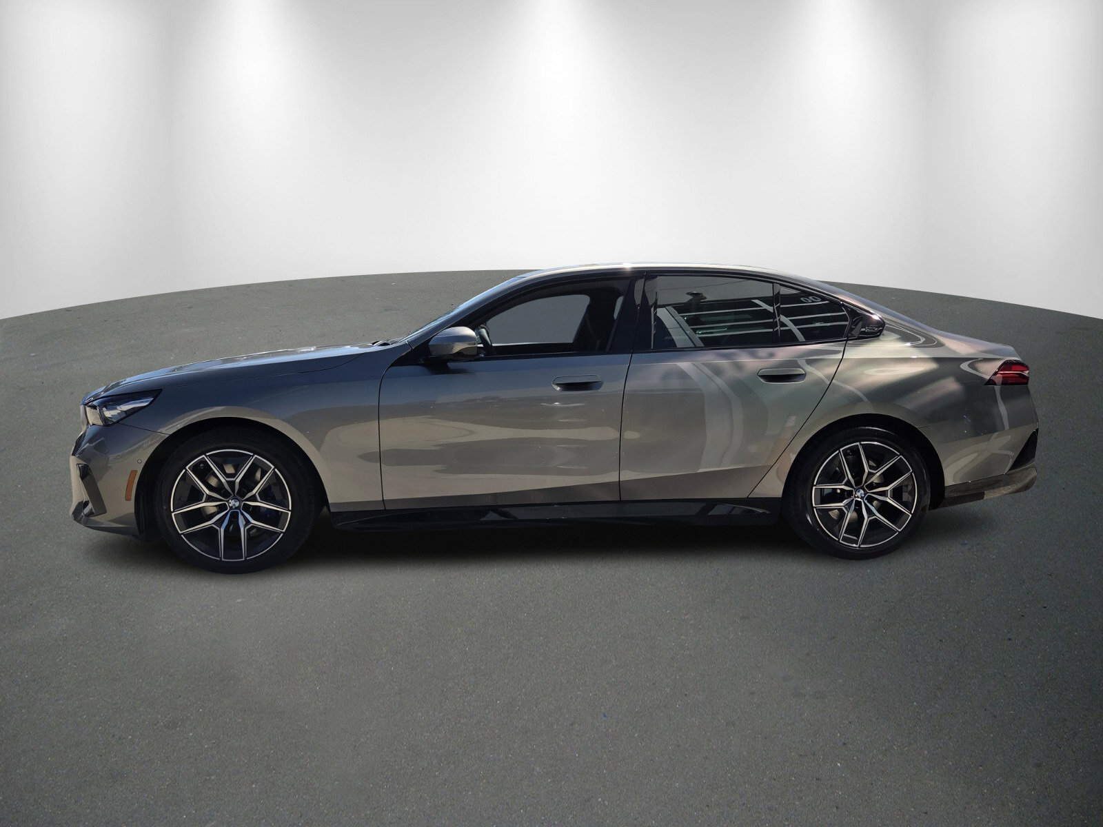 New 2026 BMW i5 eDrive40 w/ M Sport Package image 4