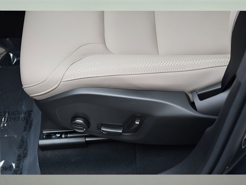 Certified 2026 Volvo XC60 B5 Core w/ Protection Package Premier image 30