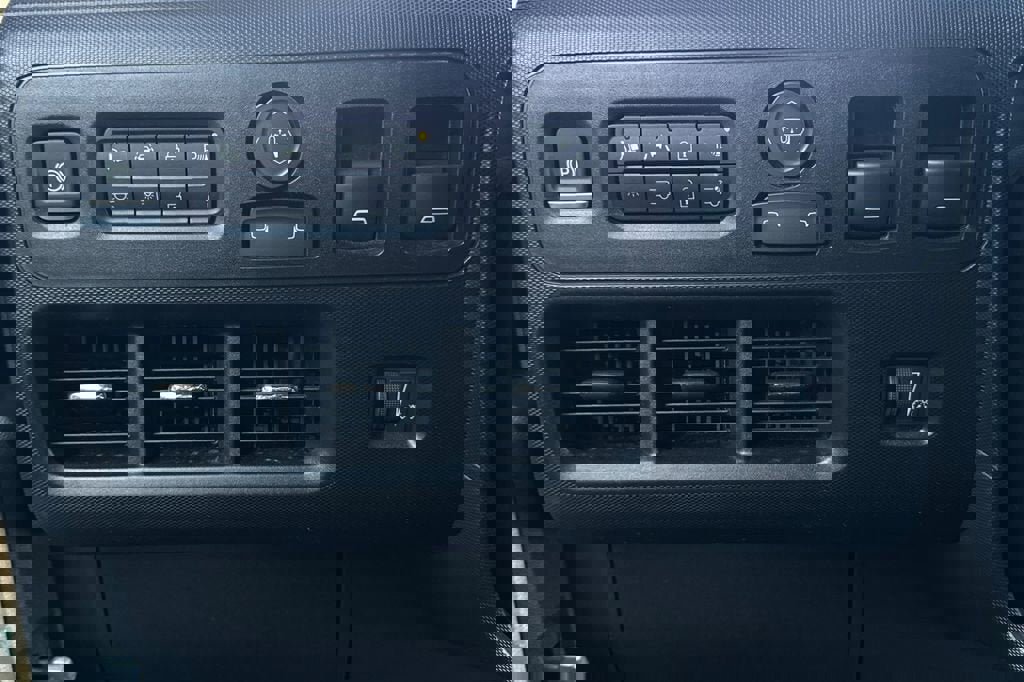 New 2025 Chevrolet Brightdrop 400 w/ Power Door Package image 27