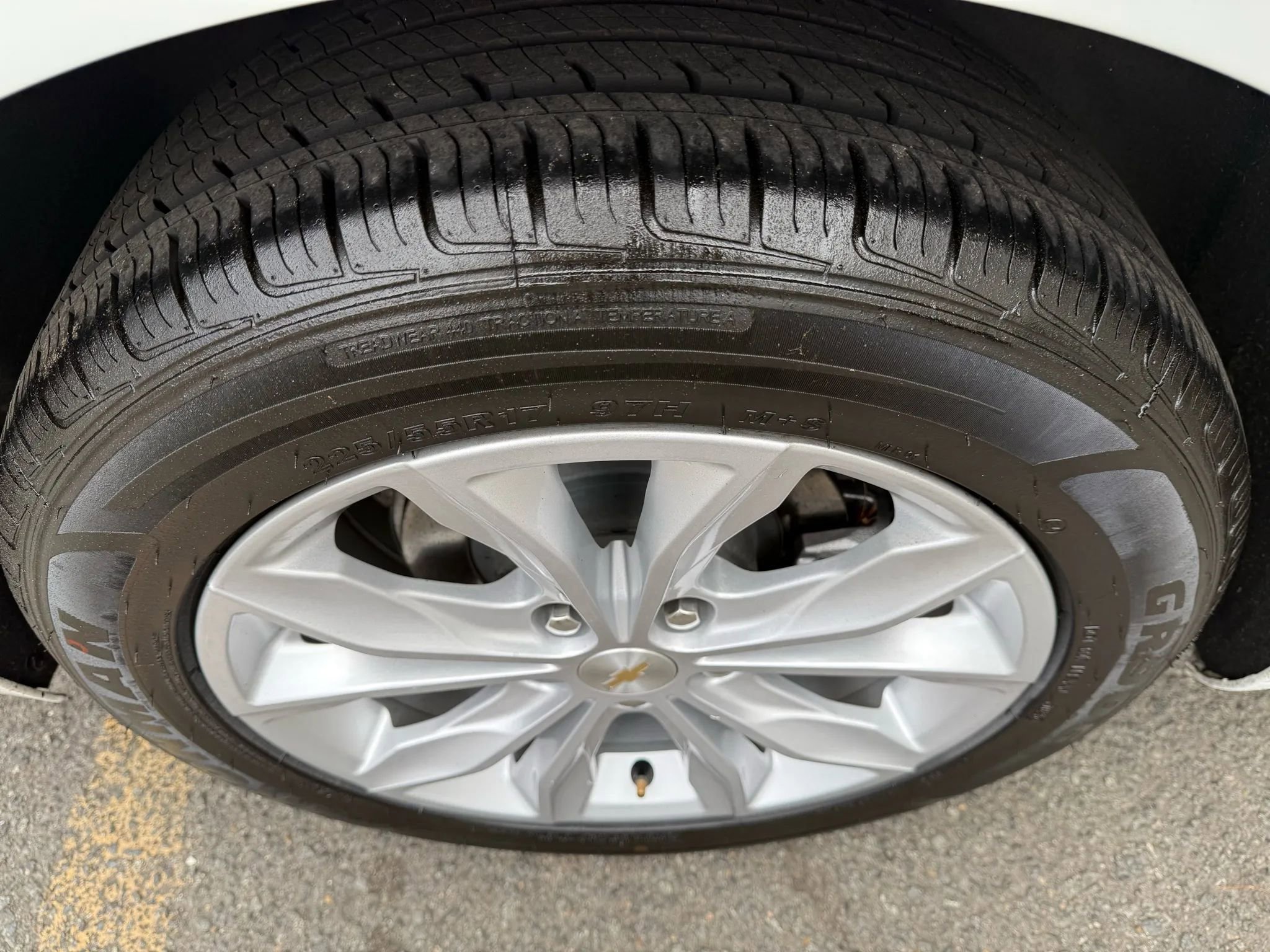 Used 2023 Chevrolet Malibu LT image 40