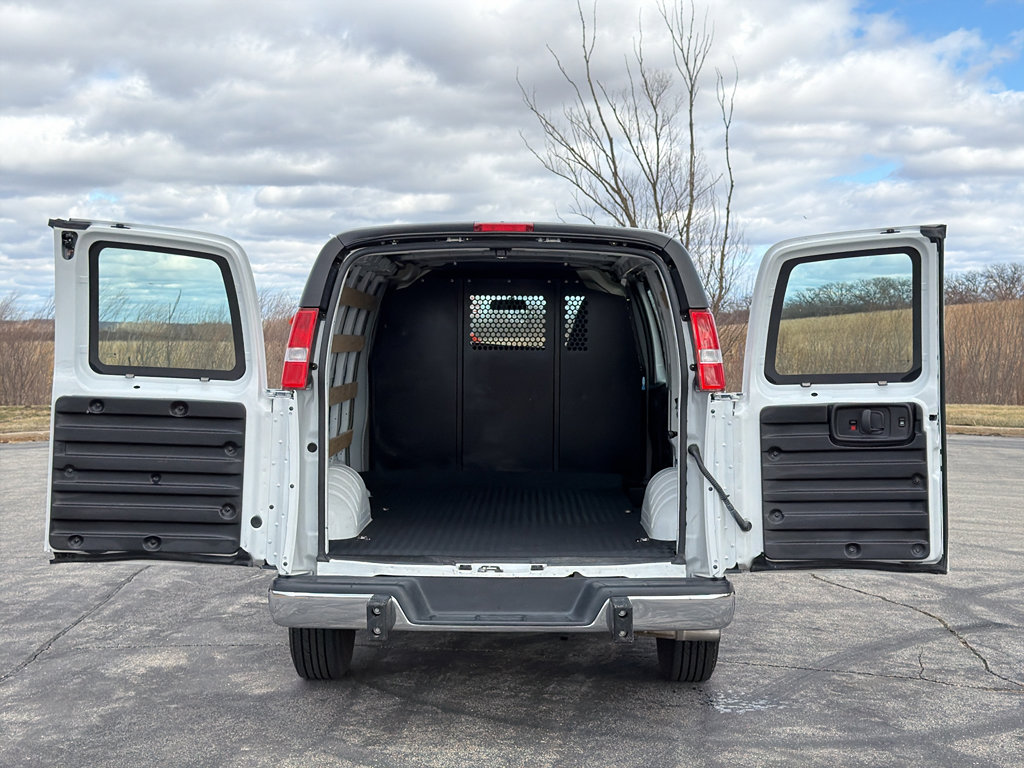 Used 2024 Chevrolet Express 2500 w/ Driver Convenience Package image 30