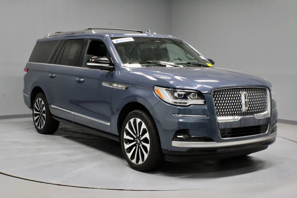 Used 2023 Lincoln Navigator L Reserve AWD/4WD image 1