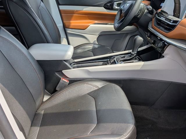 Used 2023 Jeep Compass Limited image 29