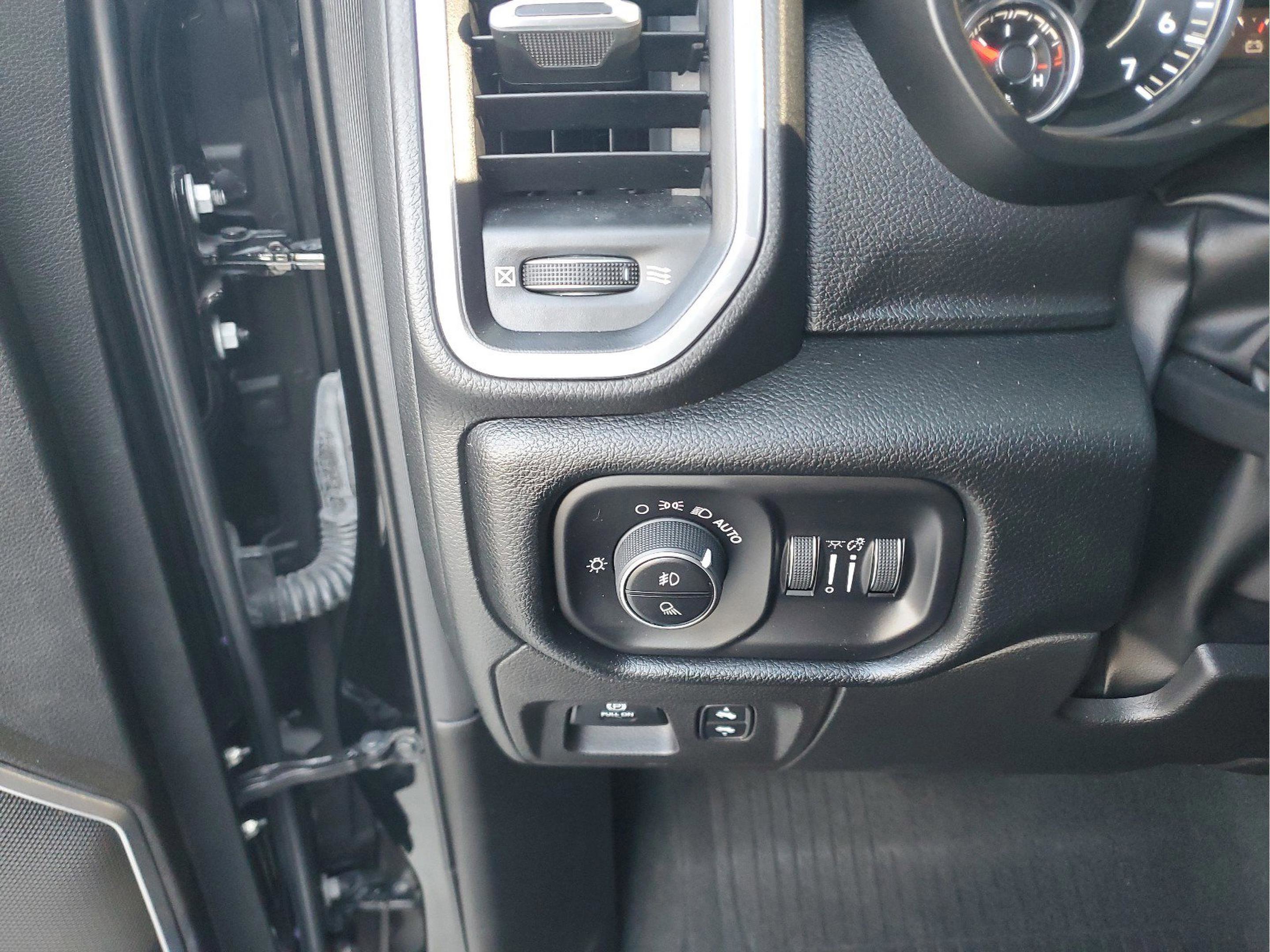 Certified 2022 RAM 1500 Laramie RWD image 27