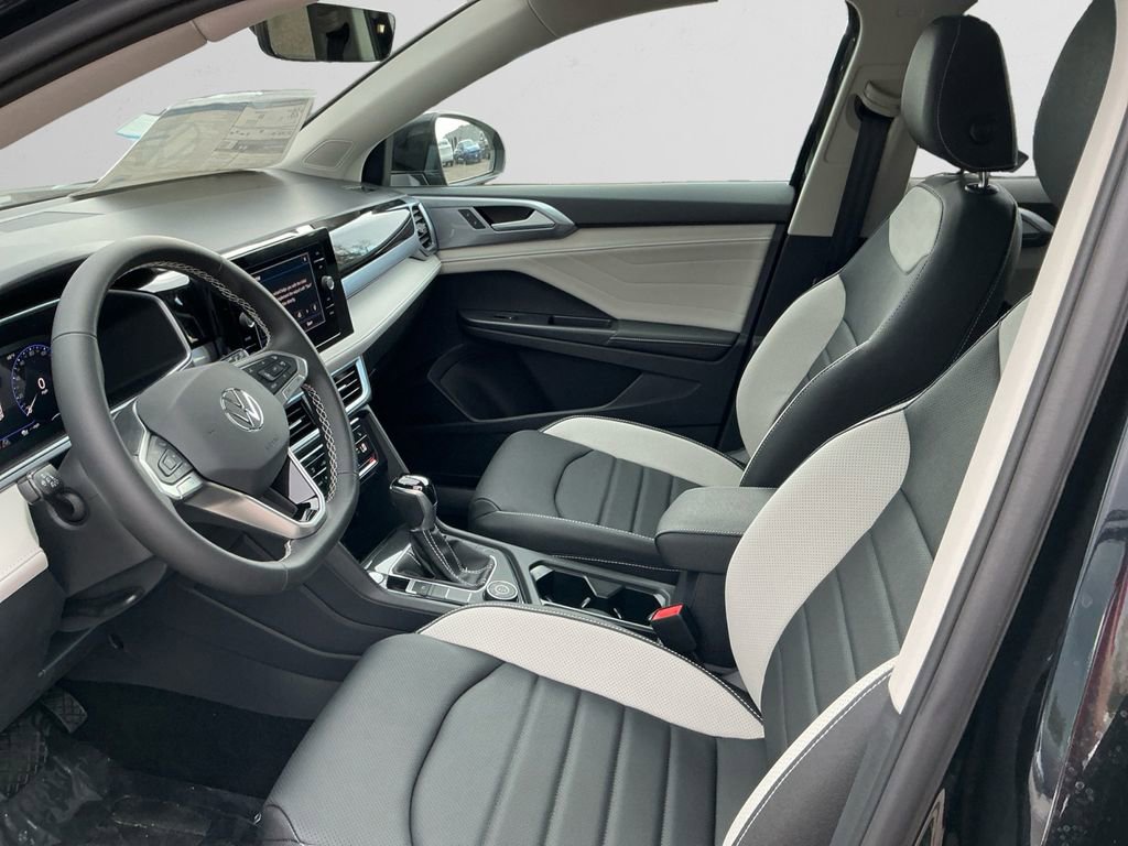 New 2025 Volkswagen Taos SEL image 9