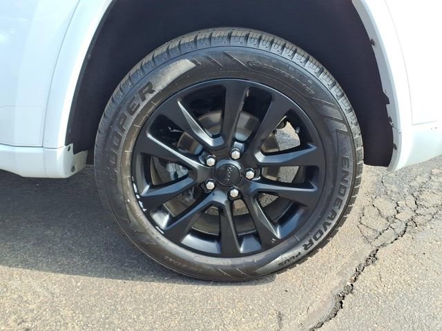 Certified 2018 Jeep Grand Cherokee Altitude image 9