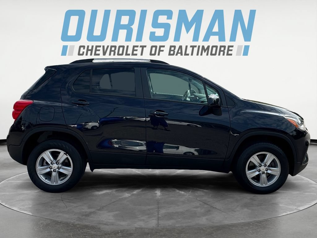 Used 2022 Chevrolet Trax LT w/ LT Convenience Package AWD/4WD image 7