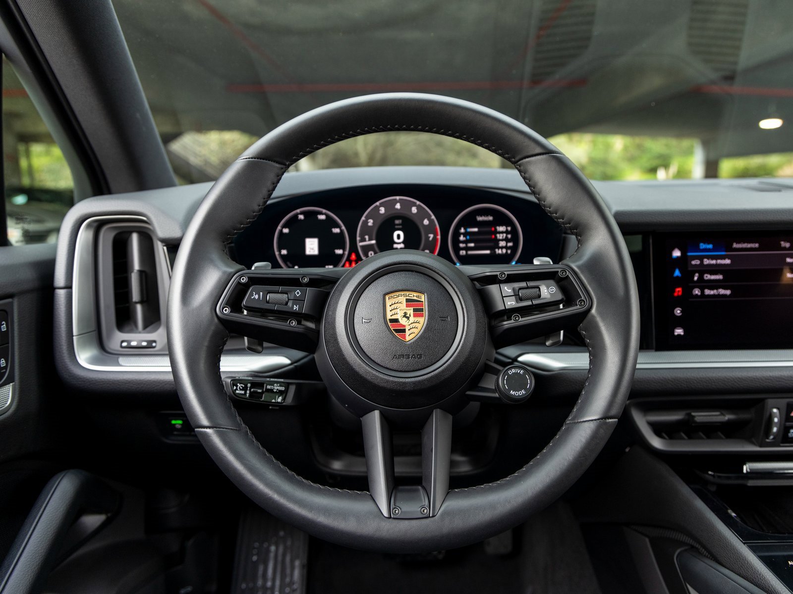 Certified 2025 Porsche Cayenne image 29