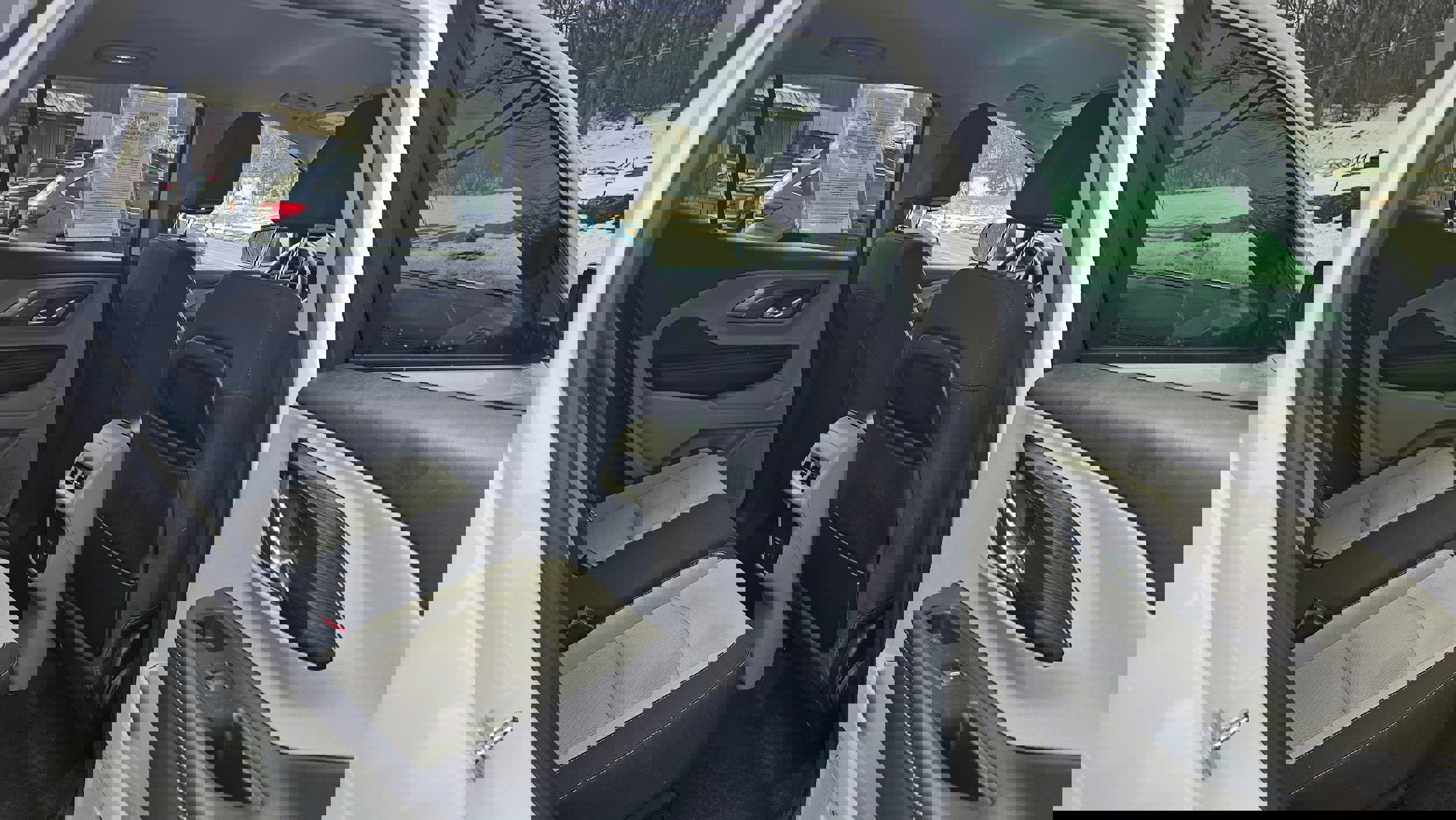 Used 2023 GMC Terrain SLE w/ Driver Convenience Package image 12