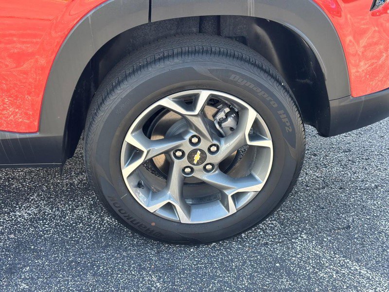 Certified 2024 Chevrolet Trax LT w/ LT Convenience Package FWD image 9