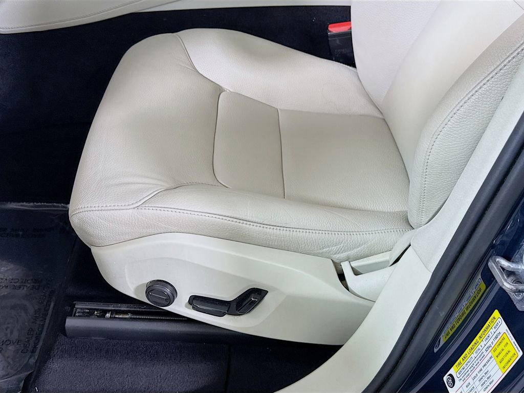 Used 2022 Volvo XC90 T6 Momentum w/ Climate Package image 25