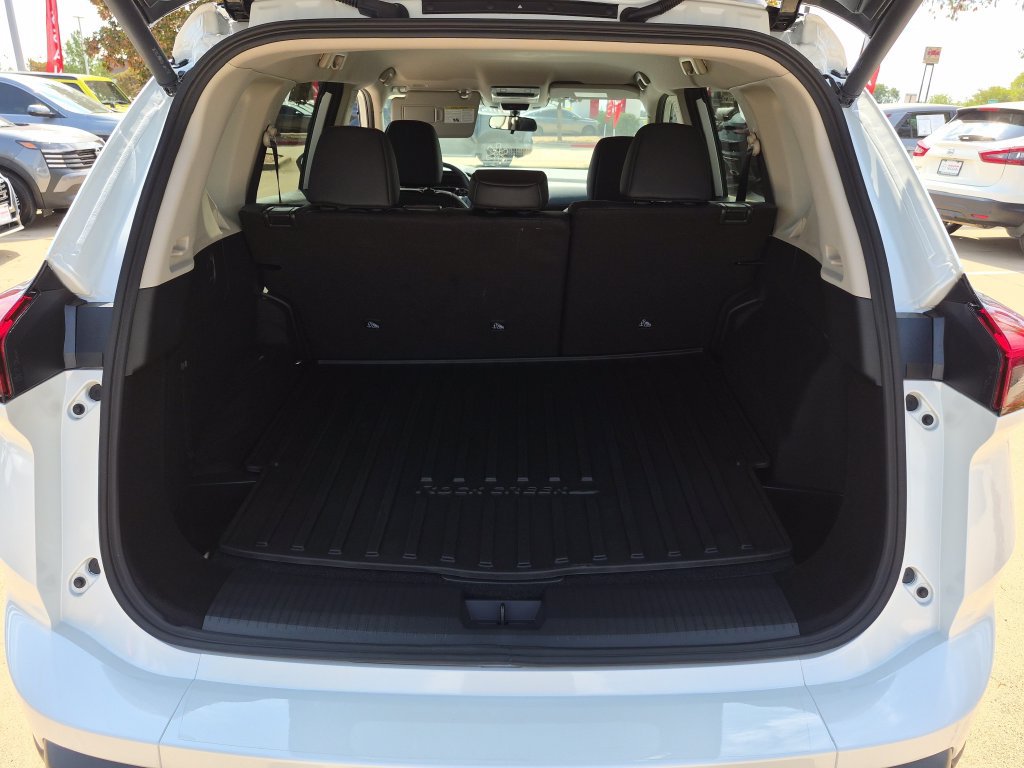 Certified 2026 Nissan Rogue SV AWD/4WD image 9