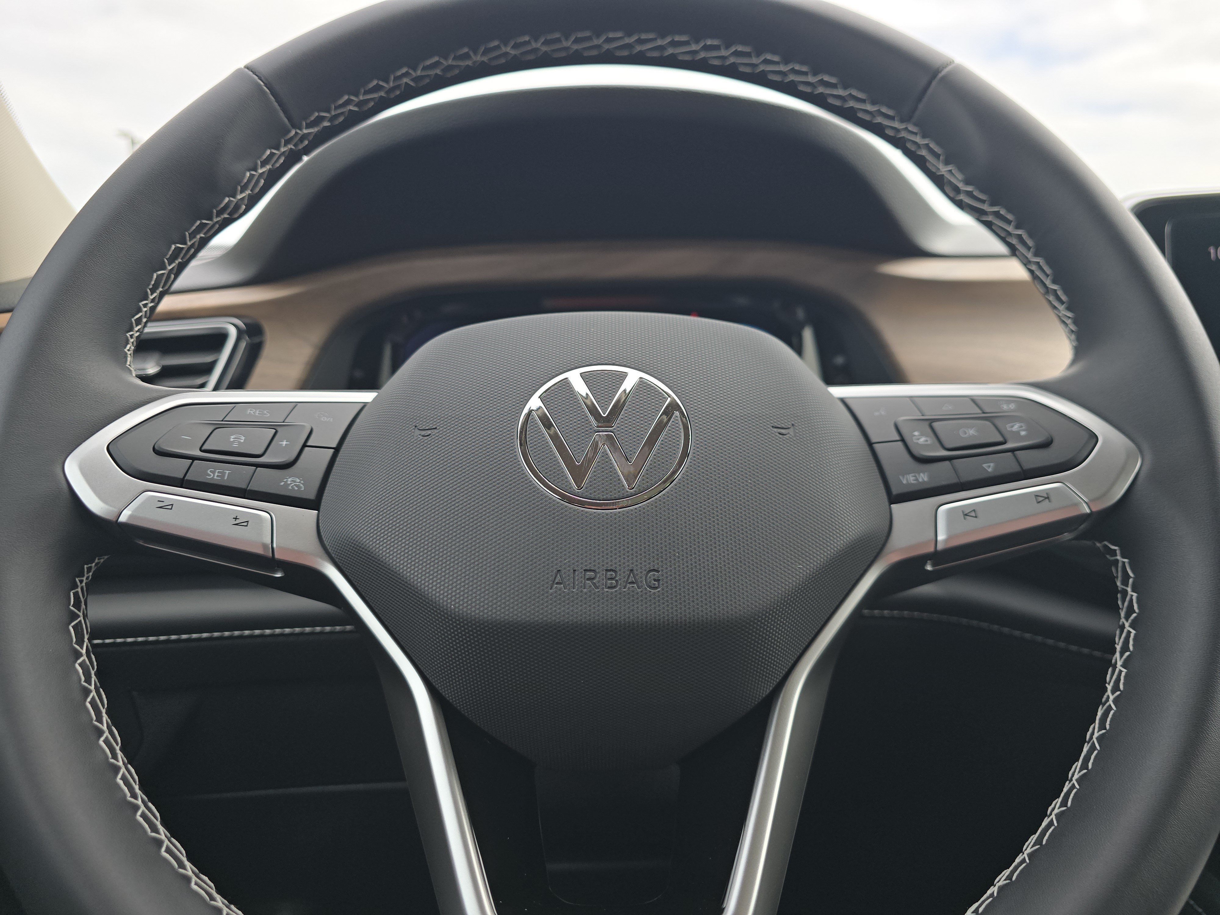 New 2026 Volkswagen Atlas SE FWD image 22