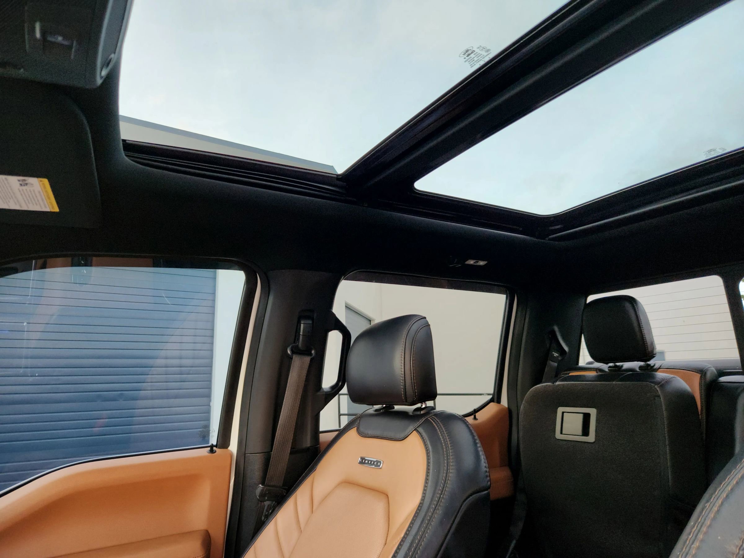 Used 2016 Ford F150 Limited w/ Trailer Tow Package image 18