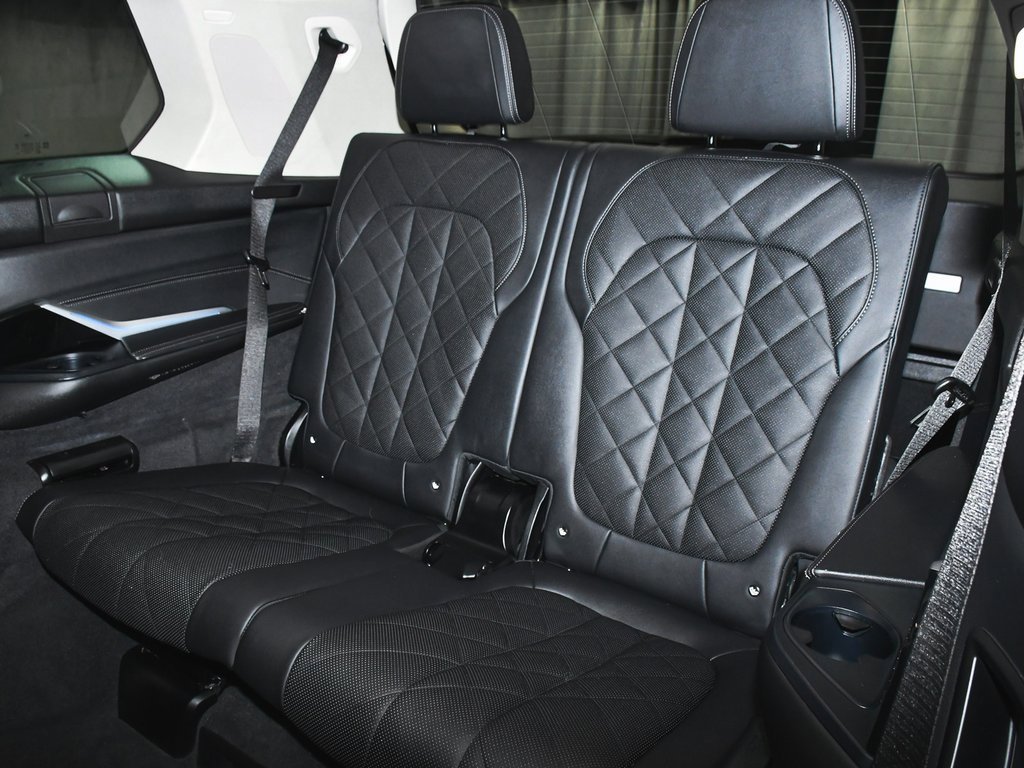 Used 2024 BMW X7 xDrive40i image 74