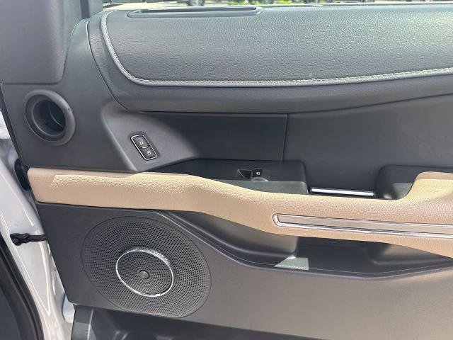 Certified 2024 Ford Expedition Limited image 35