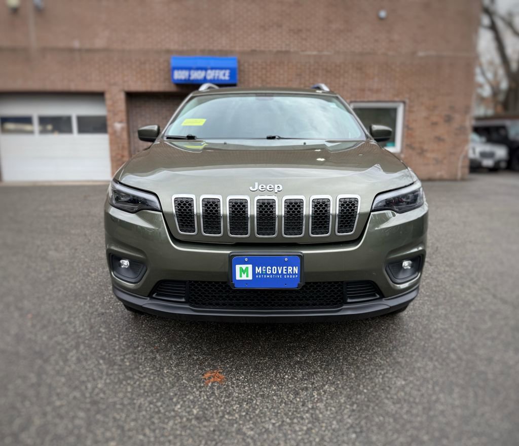 Used 2019 Jeep Cherokee Latitude w/ Popular Appearance Group image 2