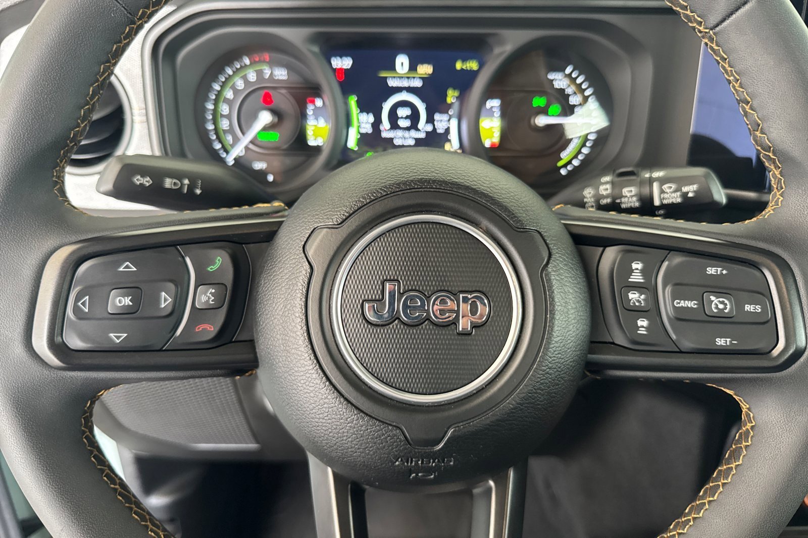 Used 2024 Jeep Wrangler Unlimited w/ Technology Group AWD/4WD image 22