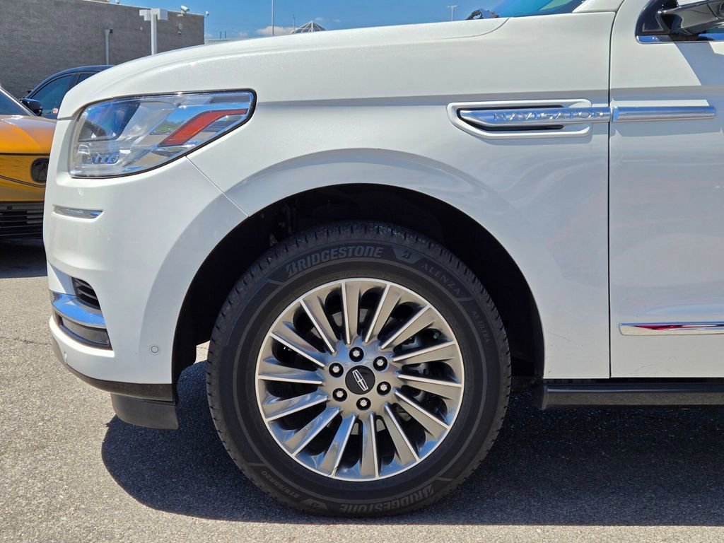 Used 2021 Lincoln Navigator 4WD image 5
