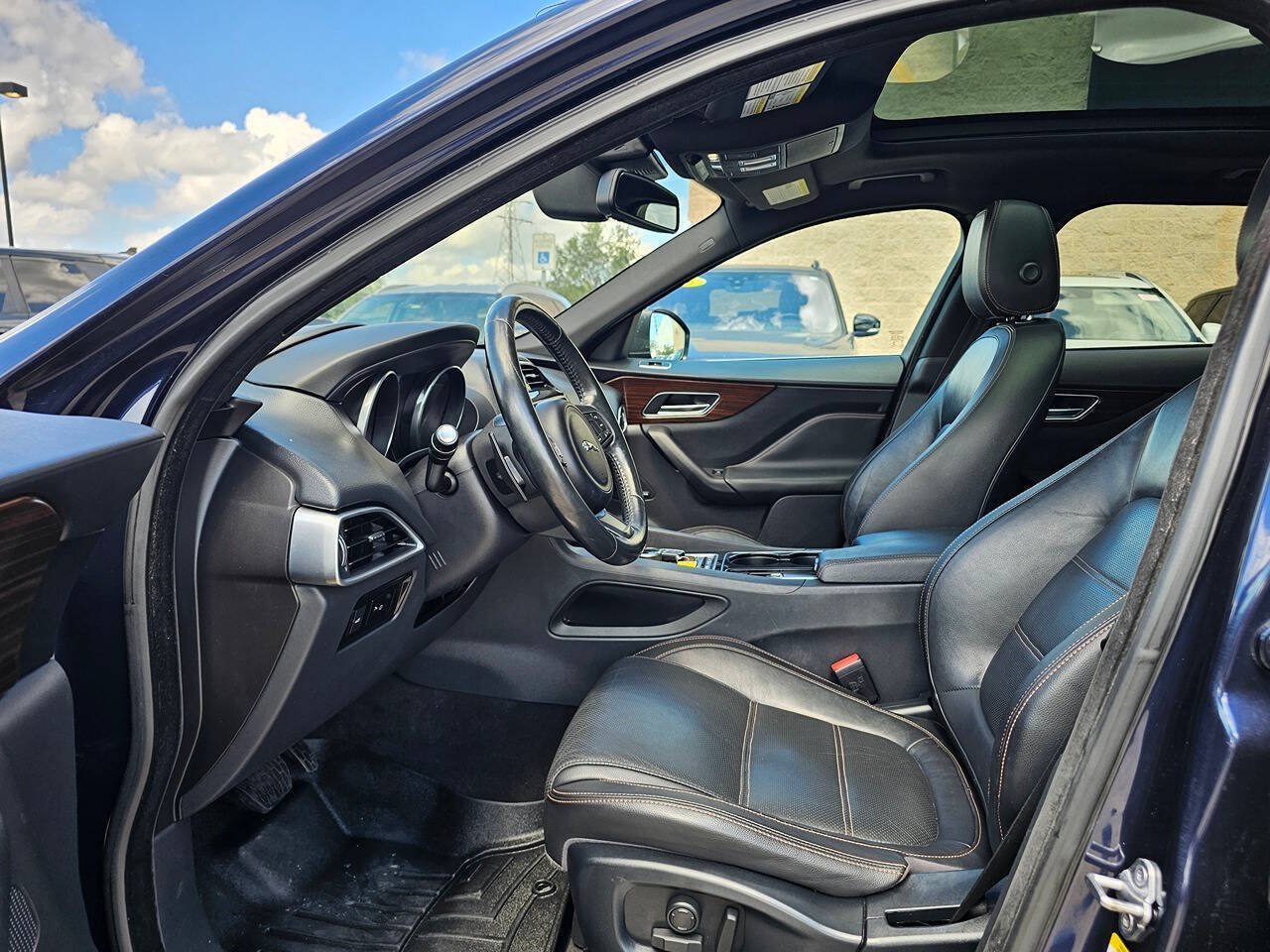 Used 2017 Jaguar F-PACE Prestige AWD/4WD image 14