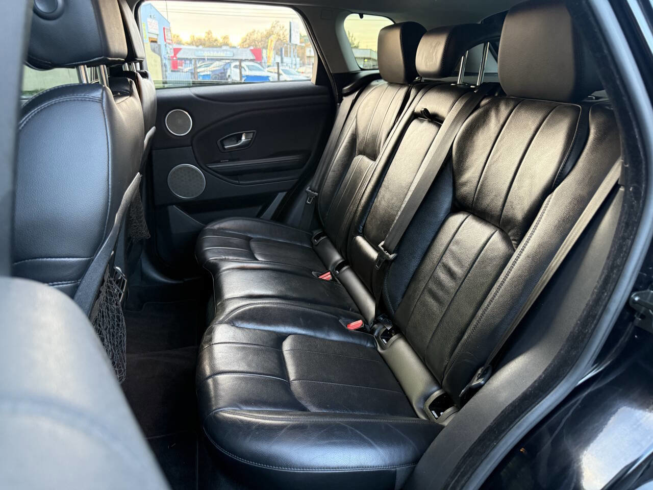 Used 2018 Land Rover Range Rover Evoque SE image 17