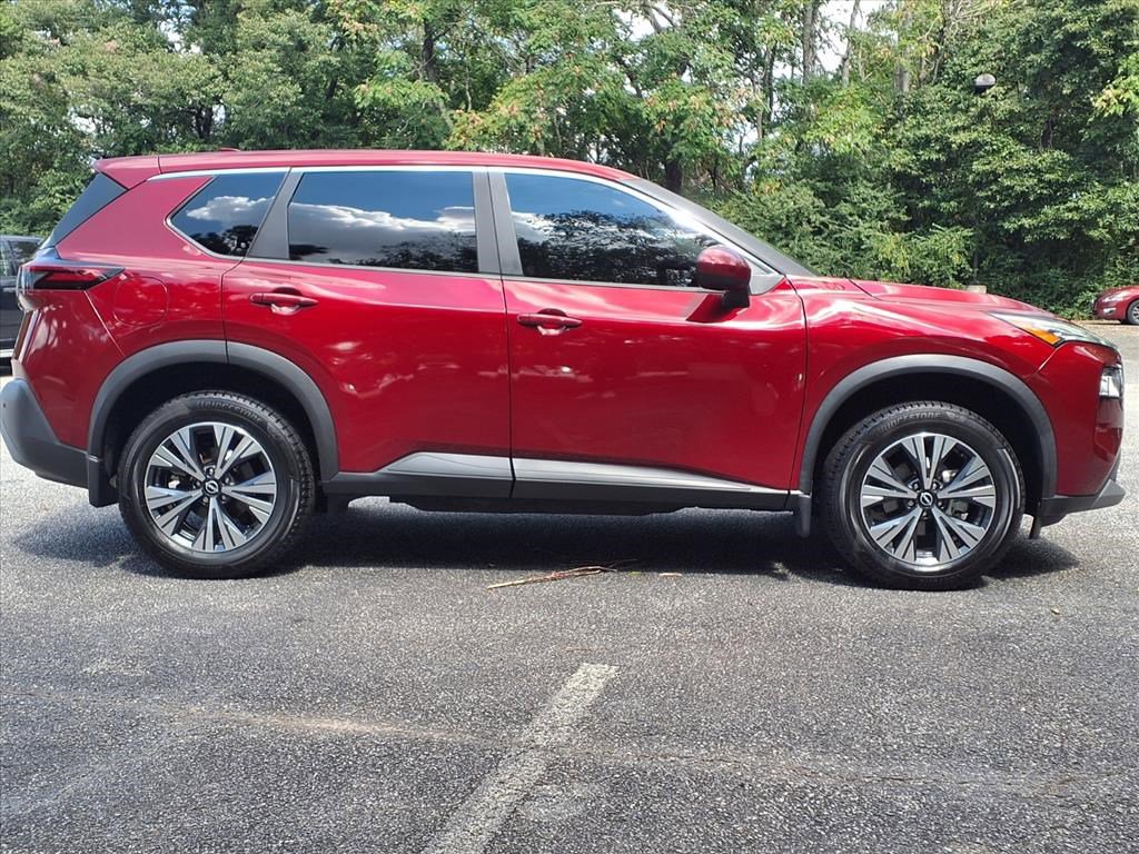 Used 2023 Nissan Rogue SV image 3